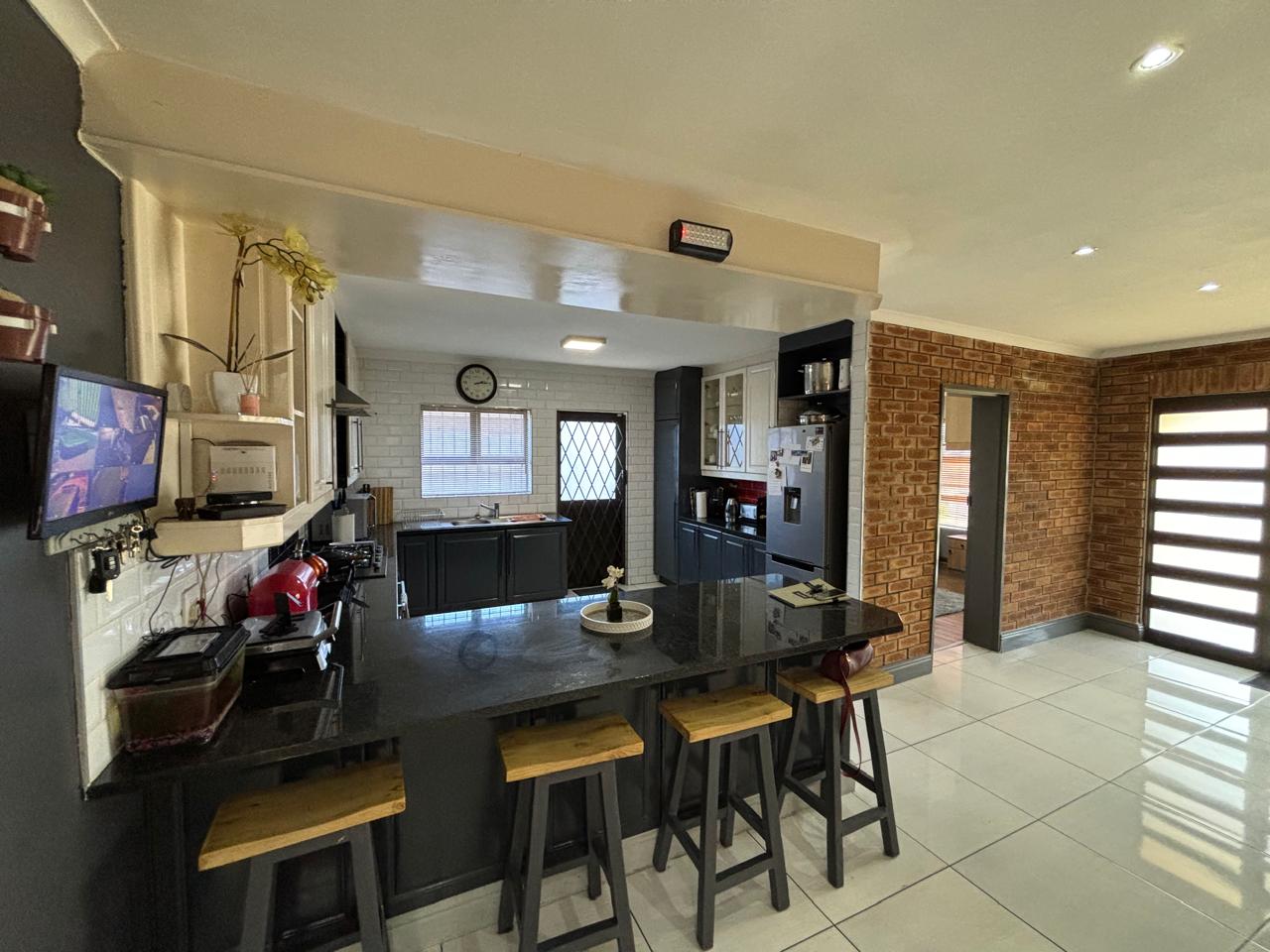 4 Bedroom Property for Sale in Soneike Western Cape